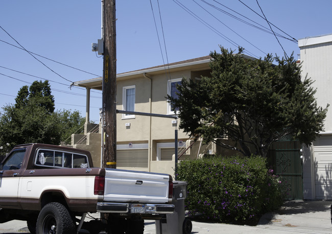 870 41st St in Oakland, CA - Foto de edificio - Building Photo