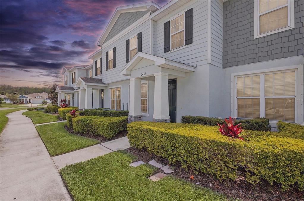 2432 Hearth Dr in Odessa, FL - Building Photo