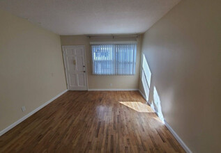 4122 W 120th St in Hawthorne, CA - Building Photo - Building Photo