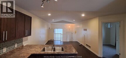 3198 Seville Ave in Windsor, ON - Building Photo - Building Photo