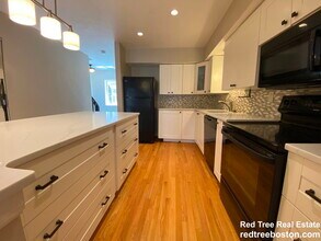 1400 Lagrange St in Boston, MA - Building Photo - Building Photo