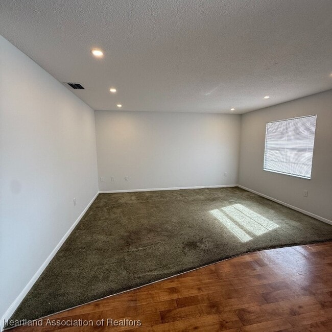 317 E Main St in Avon Park, FL - Building Photo - Building Photo