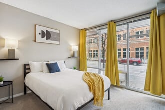 225 Portland Ave in Minneapolis, MN - Building Photo - Building Photo