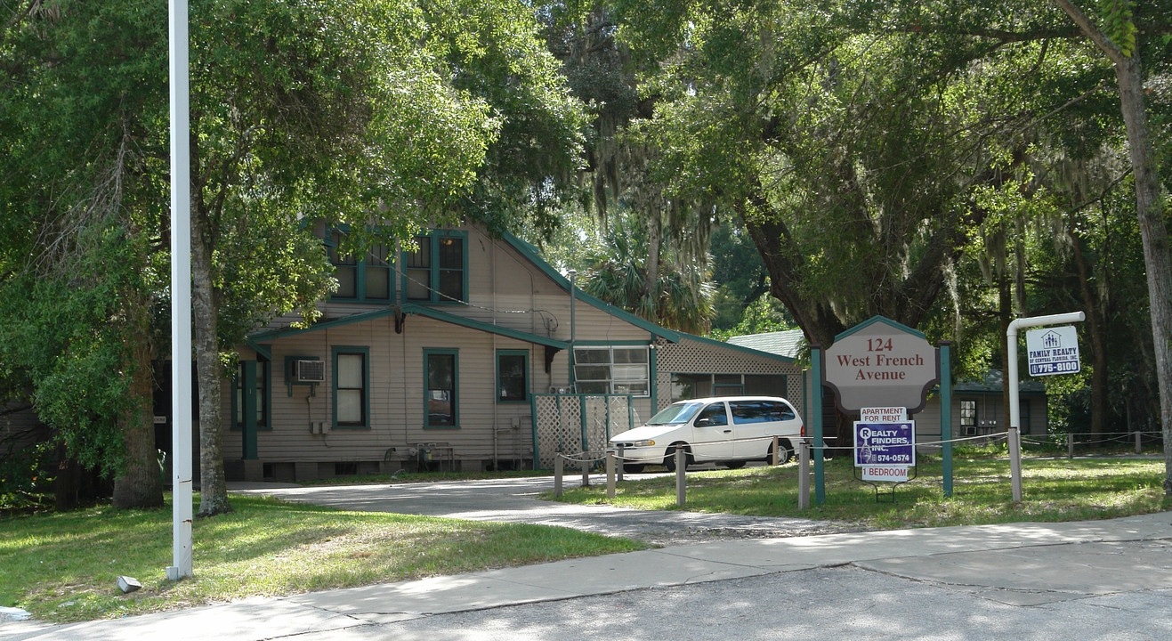 124 W French Ave in Orange City, FL - Building Photo