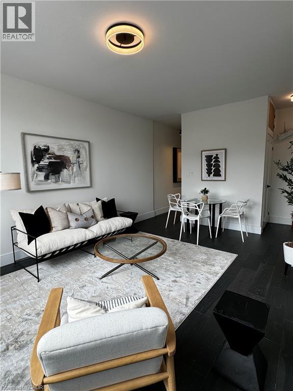 307 Barton St E in Hamilton, ON - Building Photo - Building Photo