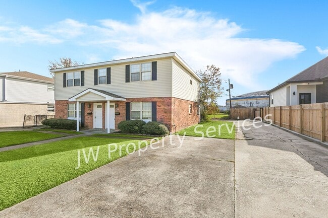 2203-2203 Octavia Dr in Chalmette, LA - Foto de edificio - Building Photo