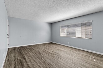 539 E 11th St in Long Beach, CA - Building Photo - Building Photo