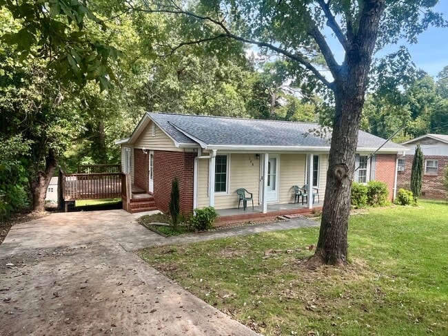 property at 208 Vista Cir