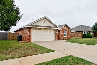 12005 NW 135th St in Piedmont, OK - Building Photo - Building Photo