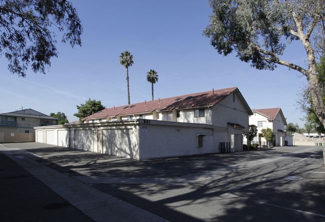 931 Martin Dr in Escondido, CA - Building Photo - Building Photo