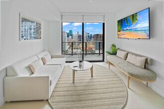 701 NE 1st Ave in Miami, FL - Building Photo - Building Photo