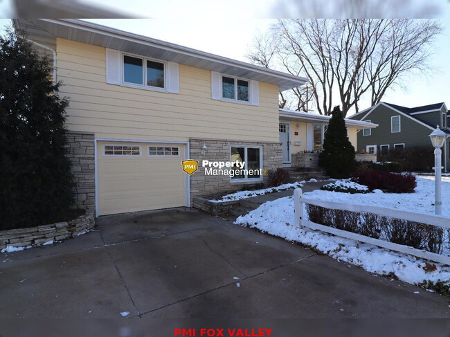 property at 301 E McArthur St