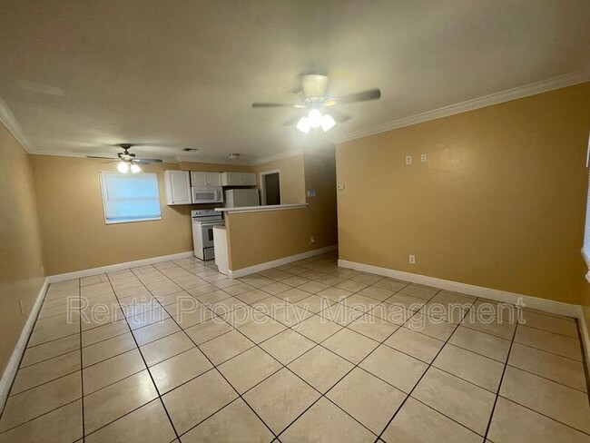 44 Andora St in Lehigh Acres, FL - Building Photo - Building Photo