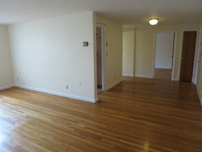 286 Massachusetts Ave, Unit #207 in Arlington, MA - Building Photo - Building Photo