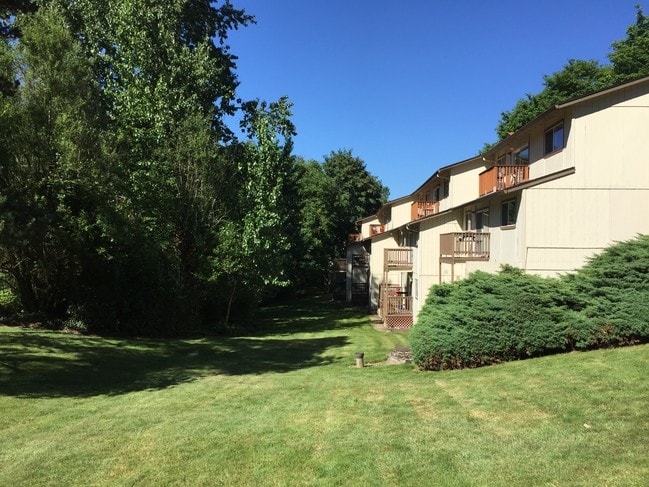 Indian Hills Apartments