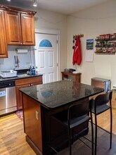 18 Otis St, Unit 1 in Watertown, MA - Building Photo - Building Photo