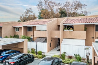 South Coast Villas in Santa Ana, CA - Building Photo - Building Photo