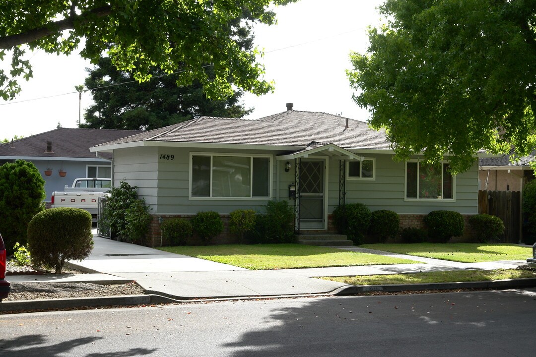 1489-1491 Sierra St in Redwood City, CA - Foto de edificio