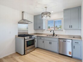 3913 W 178th St, Unit D in Torrance, CA - Building Photo