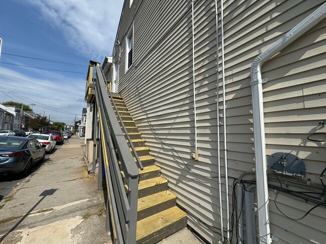1051 Ferry St in Easton, PA - Building Photo - Building Photo