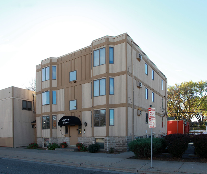 Chicago Place in Minneapolis, MN - Building Photo