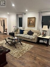 15482 Leslie St in Aurora, ON - Building Photo - Building Photo