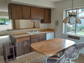 805 N L St in Lompoc, CA - Building Photo - Building Photo