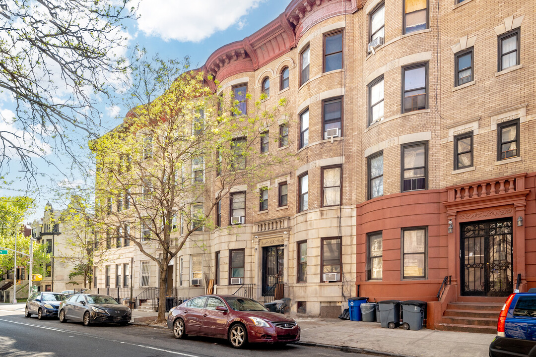 250 New York Avenue in Brooklyn, NY - Foto de edificio