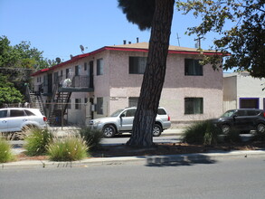 3042 Santa Fe Ave in Long Beach, CA - Building Photo - Building Photo