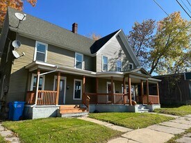 142 N Mechanic St in Carthage, NY - Building Photo