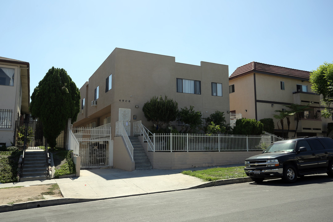 4906 Rosewood Ave in Los Angeles, CA - Building Photo