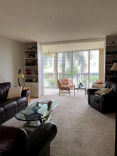 3212 S Ocean Blvd-Unit -204a in Highland Beach, FL - Foto de edificio - Building Photo