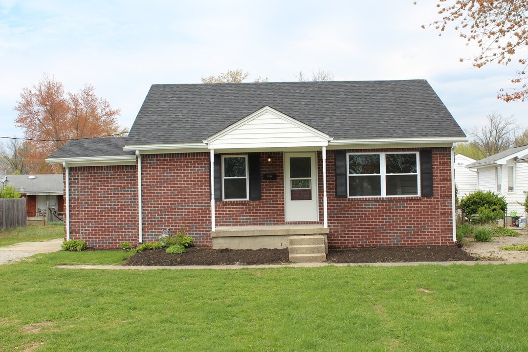 2124 Ronnie Ave in Louisville, KY - Building Photo