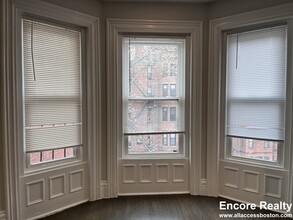 225 Newbury St in Boston, MA - Building Photo - Building Photo