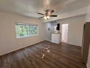 12017 Washington Pl, Unit Unit 5 in Los Angeles, CA - Building Photo - Building Photo