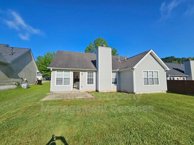 3989 Meadow Glen Way in Fairburn, GA - Building Photo - Building Photo