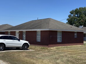 536 Franzen St in Winnie, TX - Building Photo - Building Photo