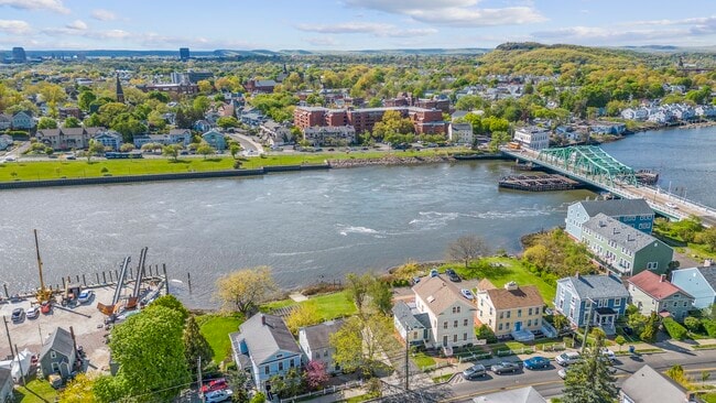 624 Quinnipiac Ave in New Haven, CT - Building Photo - Building Photo