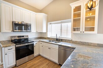 15006 S 27th Way in Phoenix, AZ - Building Photo - Building Photo