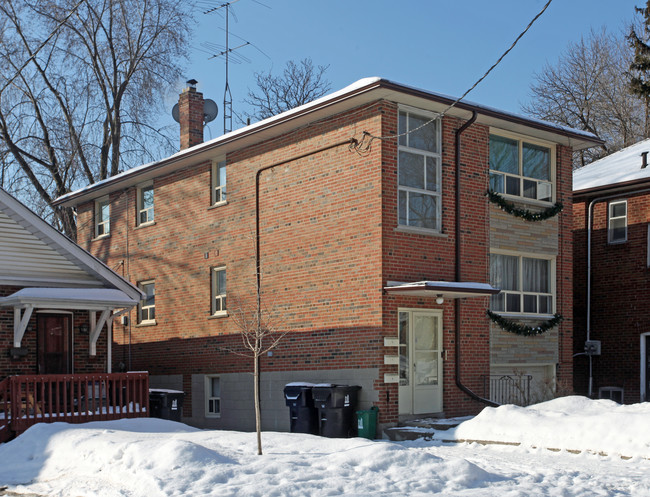 16 Primrose Ave in Toronto, ON - Building Photo - Primary Photo