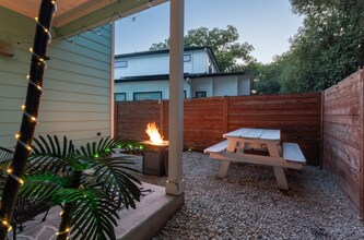 3000 Neal St in Austin, TX - Foto de edificio - Building Photo