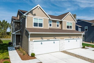 Okemos Grand Reserve in Okemos, MI - Building Photo