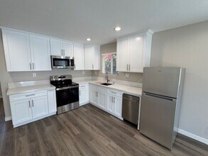 254 Quincy Ave in Long Beach, CA - Building Photo - Building Photo