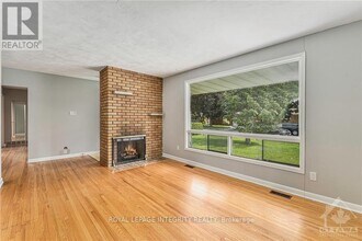 2305 Ryan Dr in Ottawa, ON - Building Photo - Building Photo