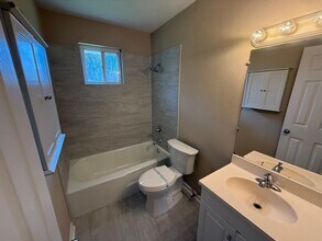 114 Nelson St SE in Silver Creek, GA - Building Photo - Building Photo