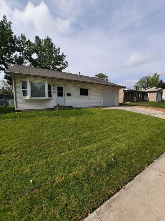 517 E Waterloo St in Rapid City, SD - Foto de edificio