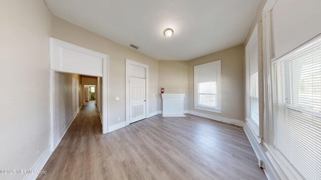 2328 Moncrief Rd in Jacksonville, FL - Building Photo - Building Photo