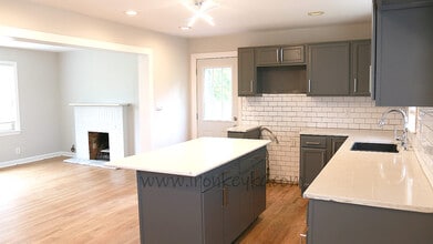 3141 E Barker Cir in Kansas City, KS - Building Photo - Building Photo