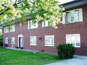1205 N Main St in Crete, IL - Building Photo - Building Photo