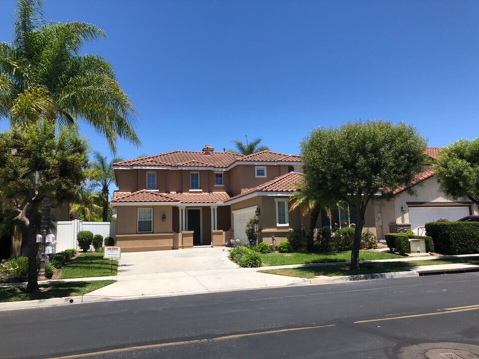 59 Eaglecreek in Irvine, CA - Building Photo